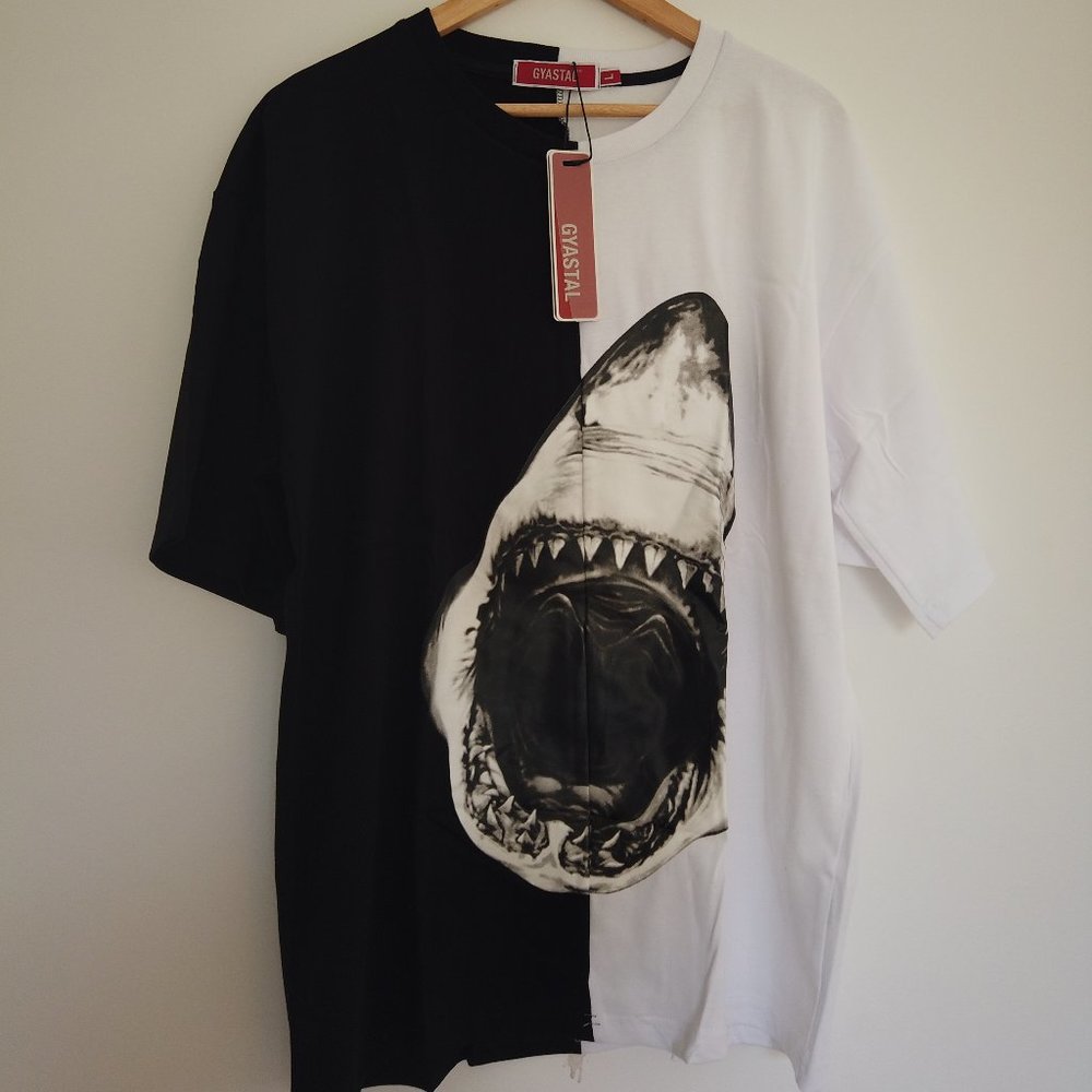 The Meg T-shirt Shark Print Classic Tee Black and White